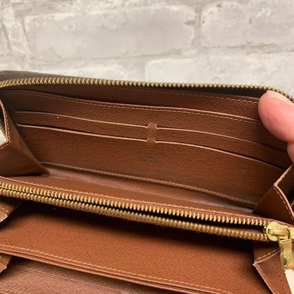 ⭐  Louis Vuitton Monogram Zippy Zip Around Long Wallet purse.